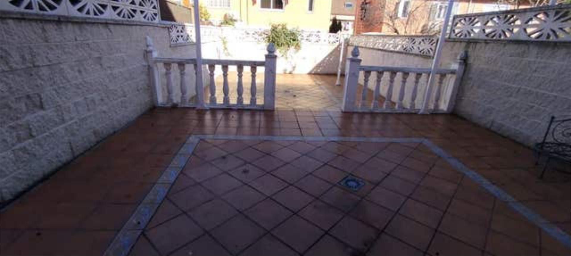 Casa adosada en San Jose de Valderas - Foto 9