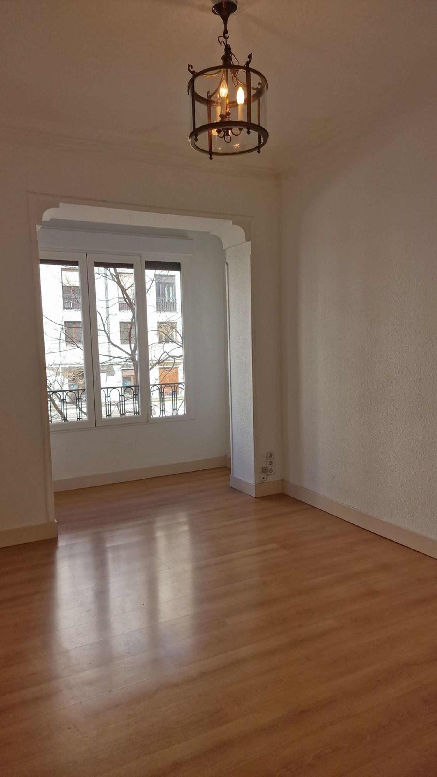 Piso en calle Alcalá, 104