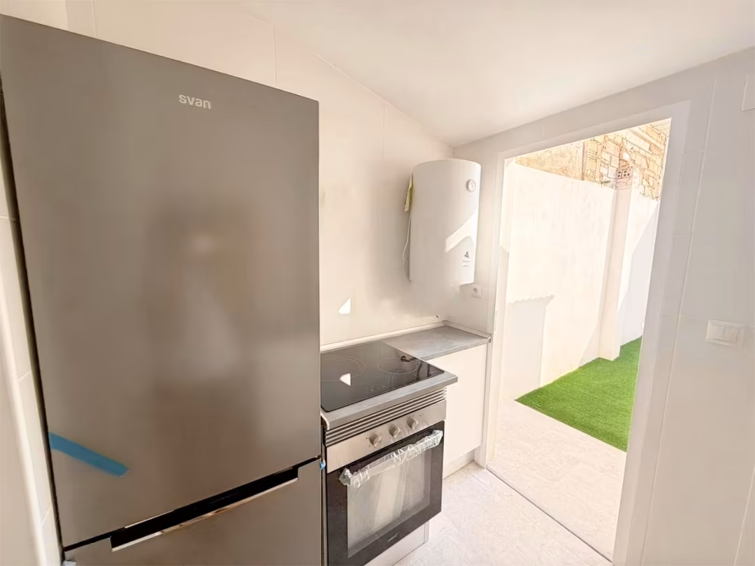 Casa adosada en  Avenida de los Jeronimos 13