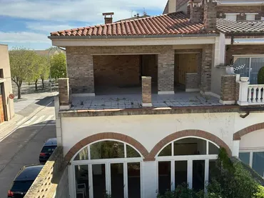 Casa adosada en  Carrer de Gabriel de Tàrrega 18 - Foto 4