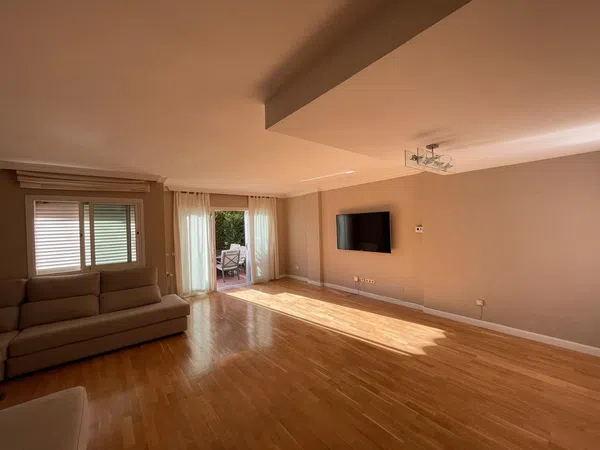 Chalet adosado en paseo del Circuito, 44 - Foto 1