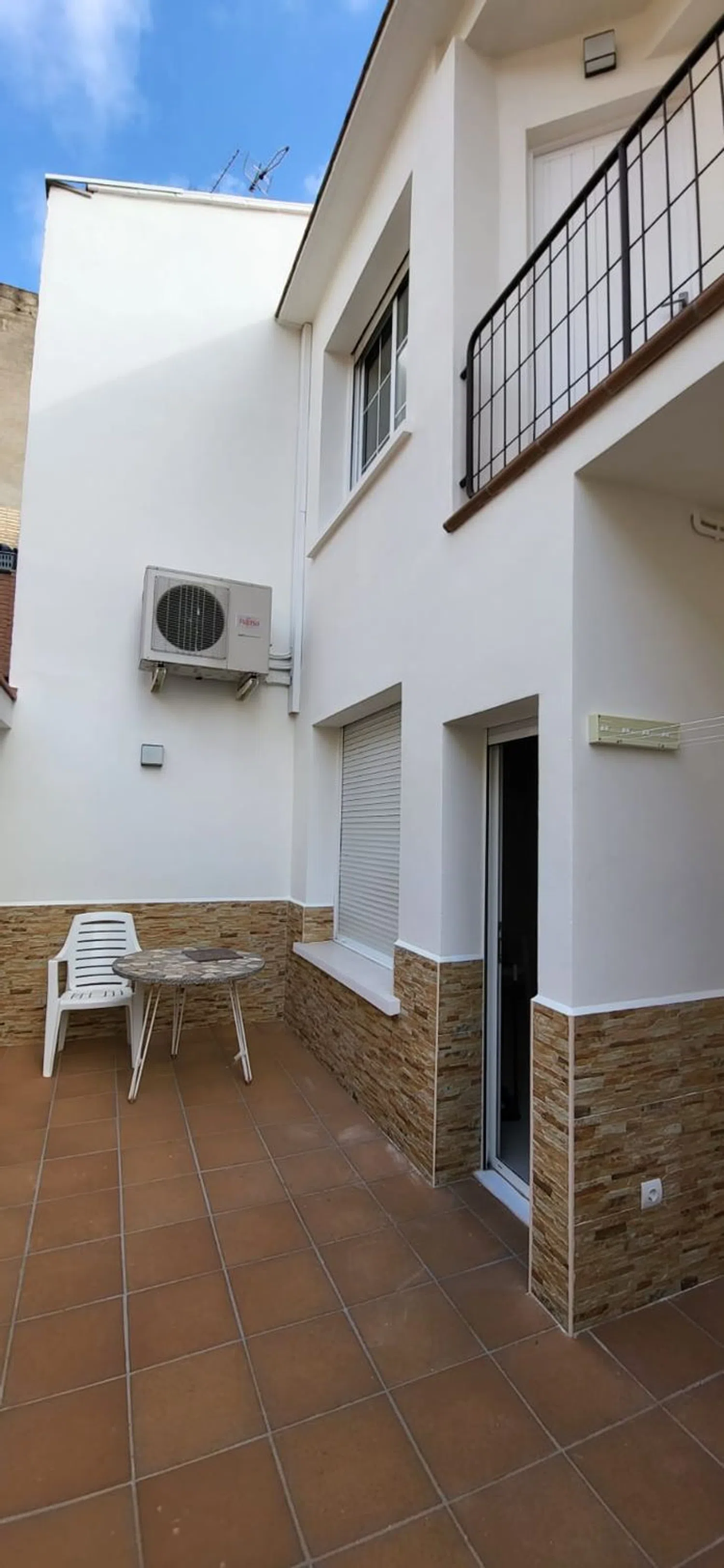 Chalet adosado - Foto 1