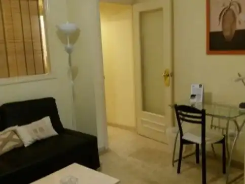 Apartamento en  Calle del Doce de Octubre nº 16 - Foto 3
