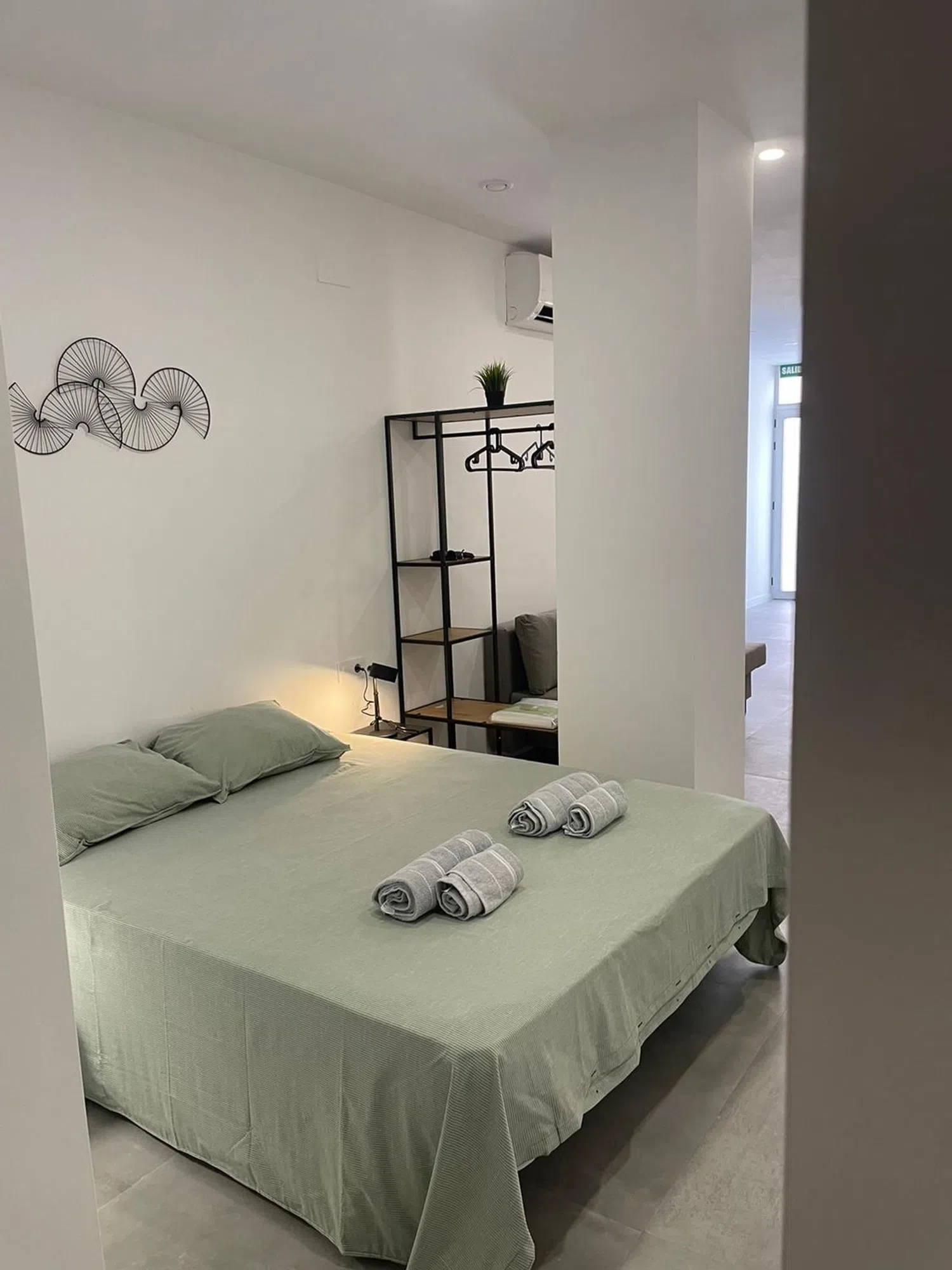 Estudio en calle d' Antonio Ponz, 140 - Foto 2
