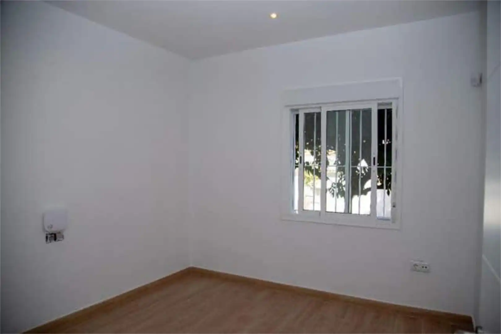 Piso en Zona Hipercor - Foto 3