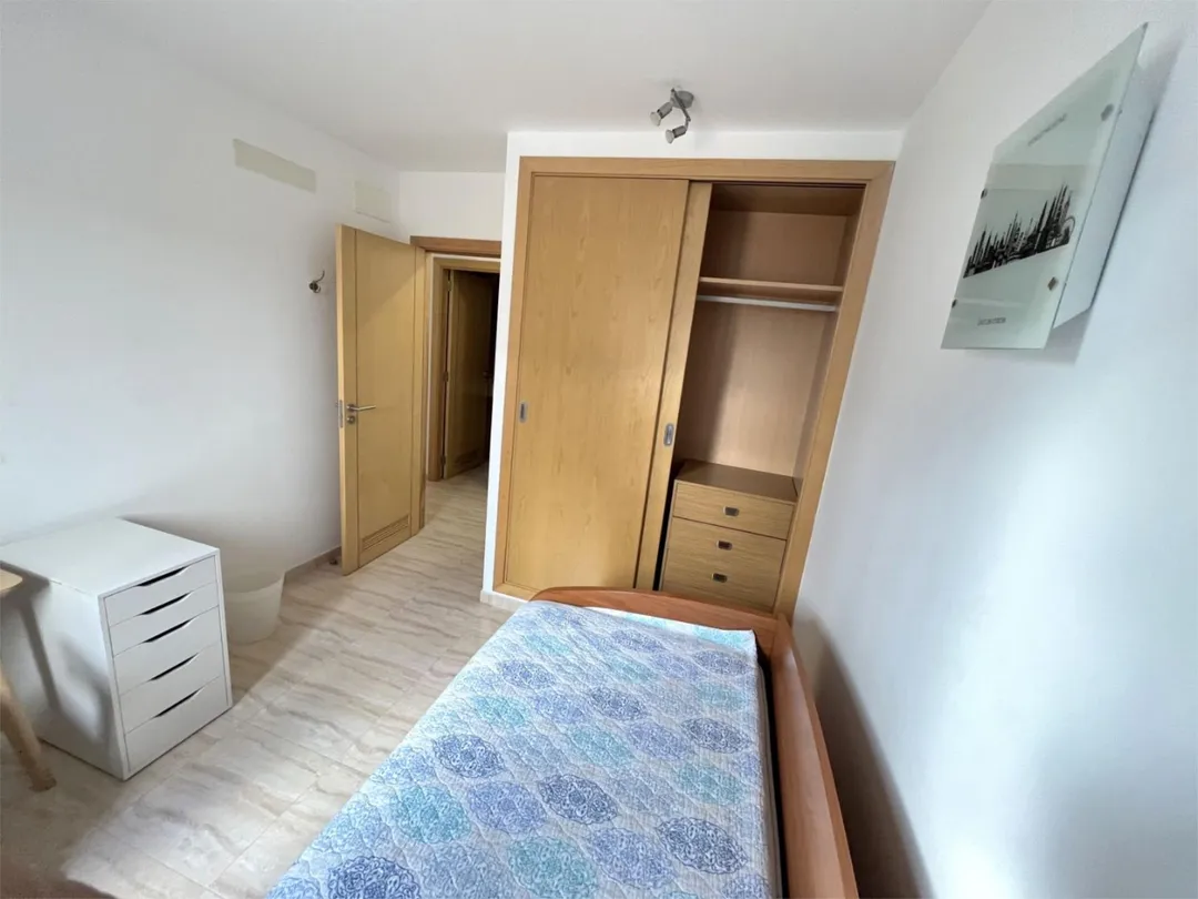 Piso en  Carrer del Pare Guillem Vives 4 - Foto 10