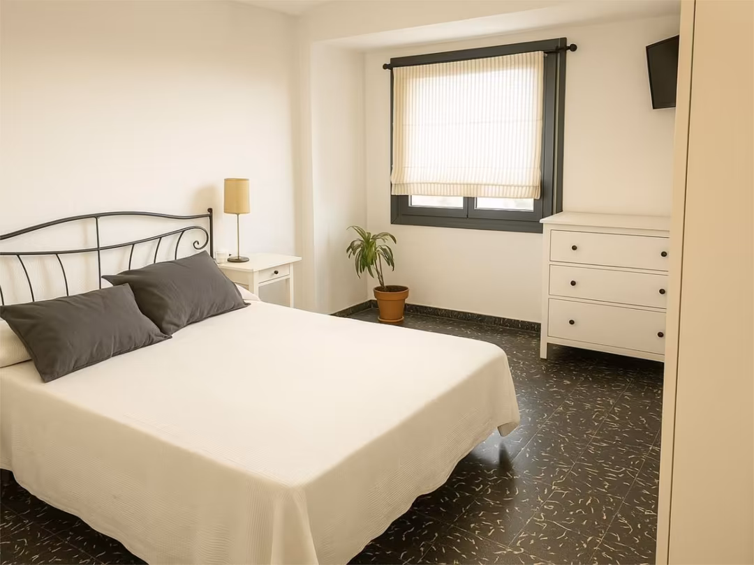 Piso en calle Carrer del Reverend José Maria Pinazo 2 - Foto 2