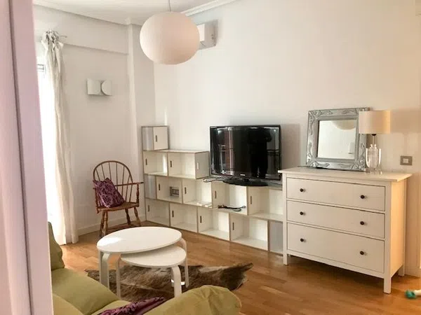 Piso en calle de la Infanta Mercedes, 59