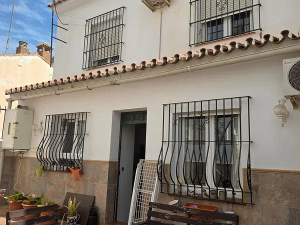 Chalet adosado en Calle Lanuza, Los Castillejos - La Trinidad - Foto 2