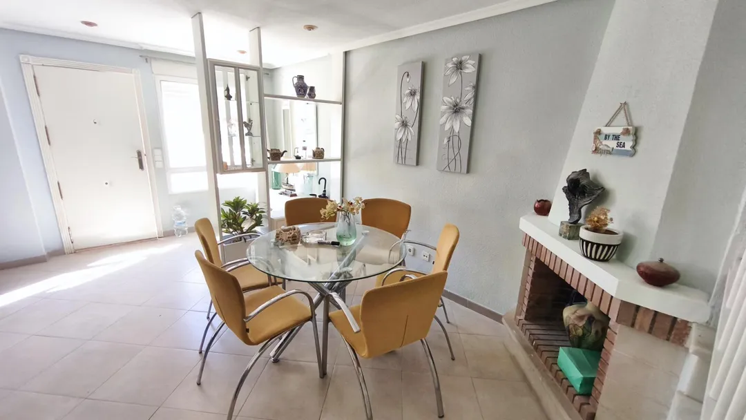 Casa adosada en  Carrer Consueta 24 - Foto 3