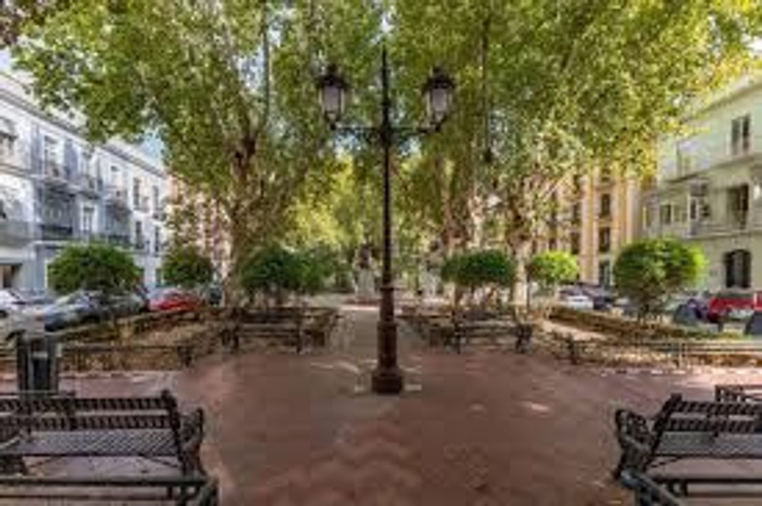 Piso en calle Descalzos, 6 - Foto 3