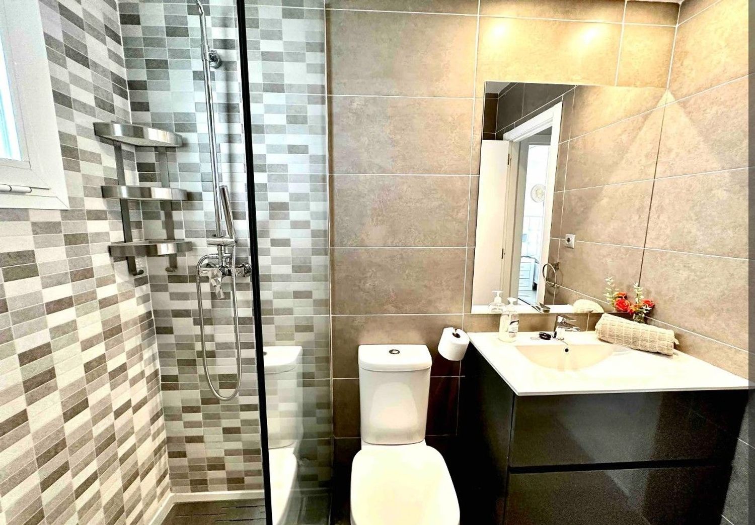 Chalet adosado en avenida Yunquera, 6145 - Foto 4