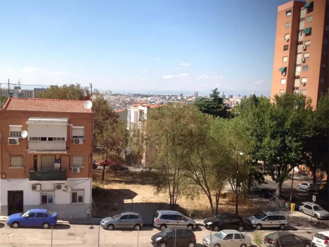Piso en  Calle de la Sierra del Robledal 9
