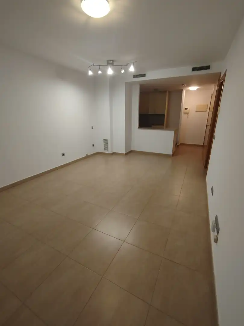 Piso en  Carrer d'Emili Cabañes 22 - Foto 5