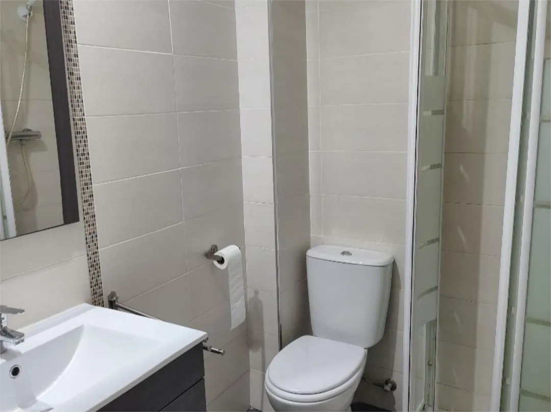 Piso en  Carrer del Monestir de Poblet 6 - Foto 9