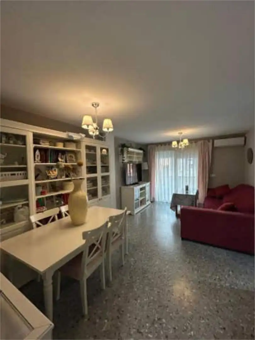 Piso en Santa Justa - Foto 1