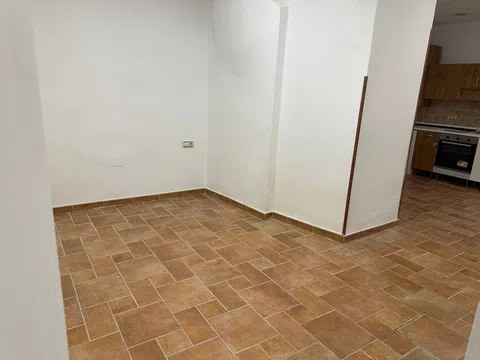 Estudio en calle del Plátano, 28