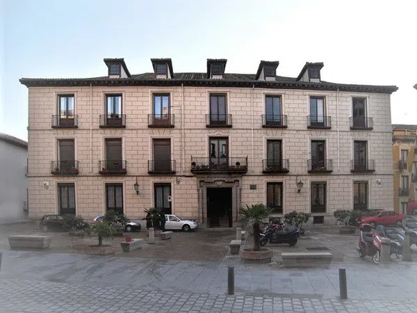 Estudio en plaza del Cordón, 1