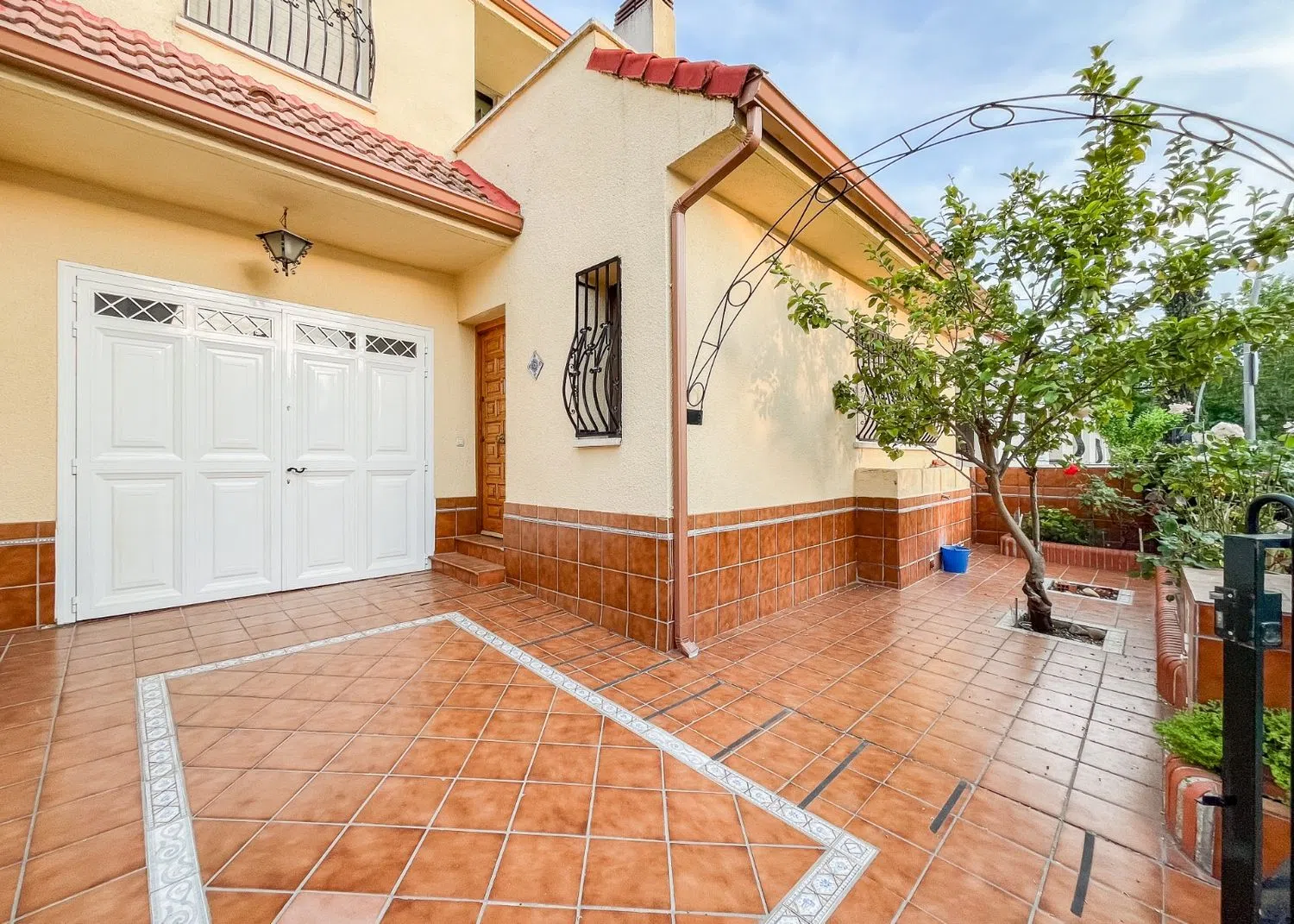 Chalet adosado en Sector 3 - Foto 2