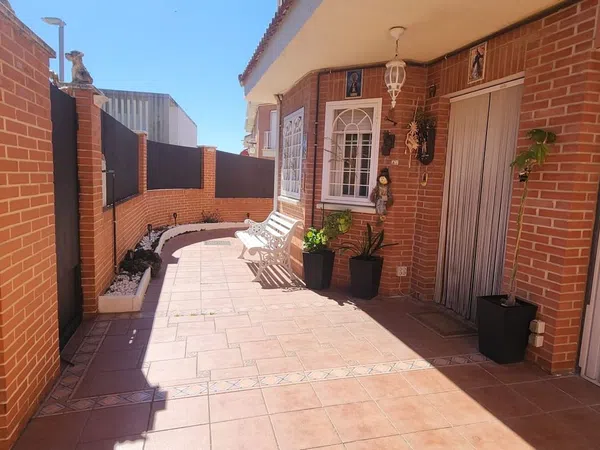 Casa o chalet independiente en Calle Fray Luis de Granada, 1 - Foto 4