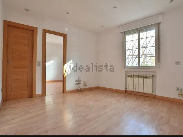 Piso en calle de la Infanta Mercedes, Madrid, 30