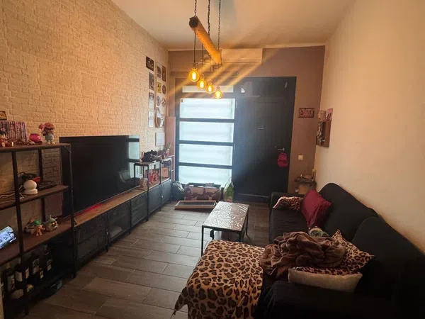 Estudio en avenida de les Corts Catalanes, 19 - Foto 1