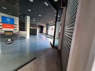 Local comercial en Terrassa - Foto 3