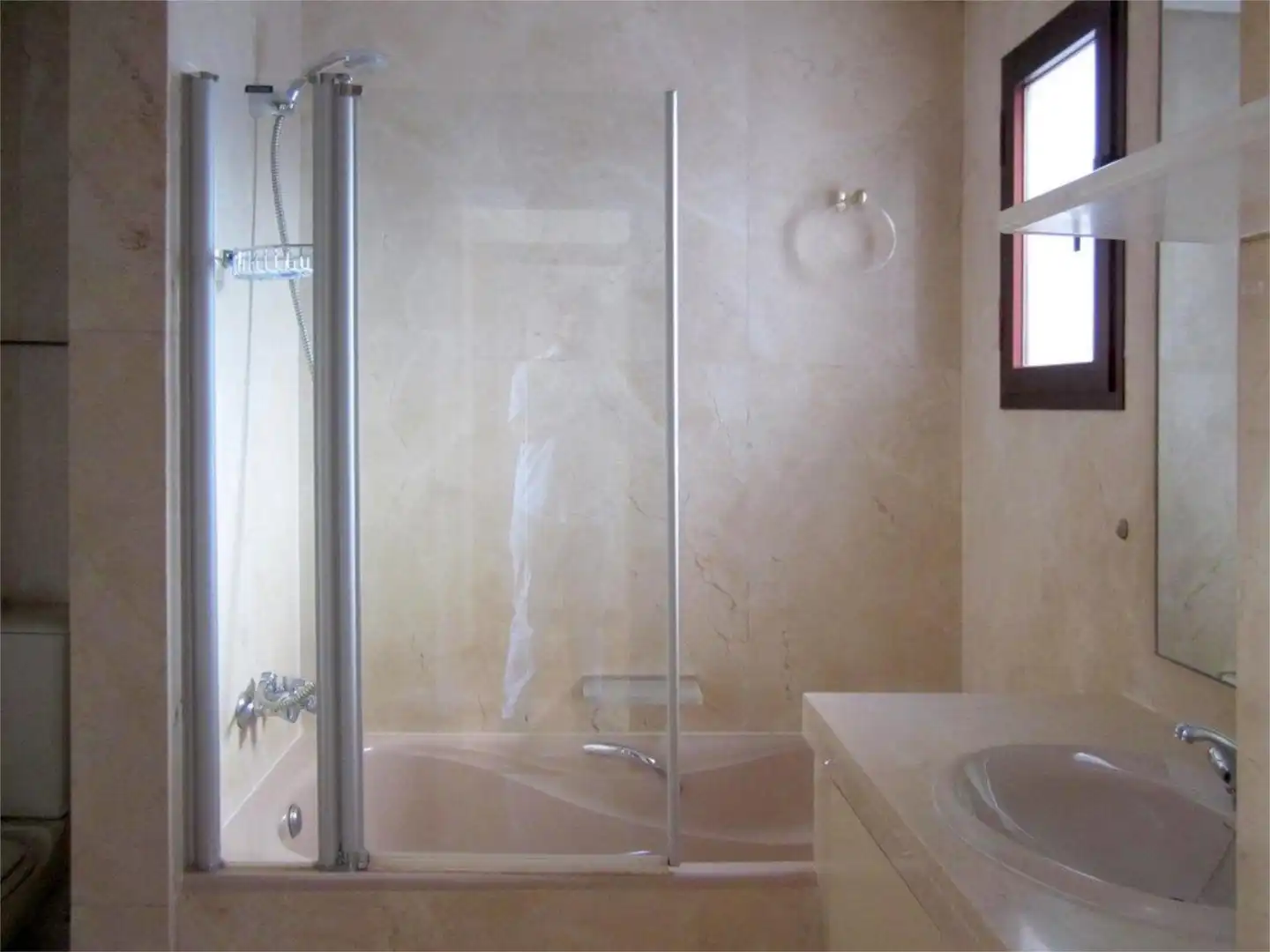 Piso en  Avenida de los Madroños 15 - Foto 20