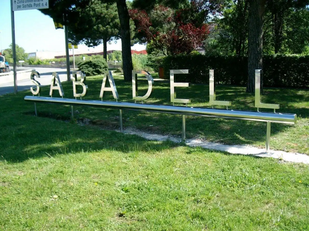 Local comercial en Sabadell - Foto 2