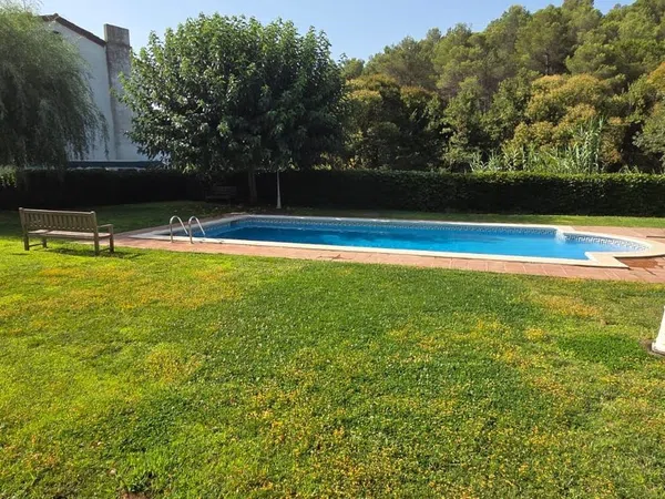 Chalet adosado en Begues - Foto 3