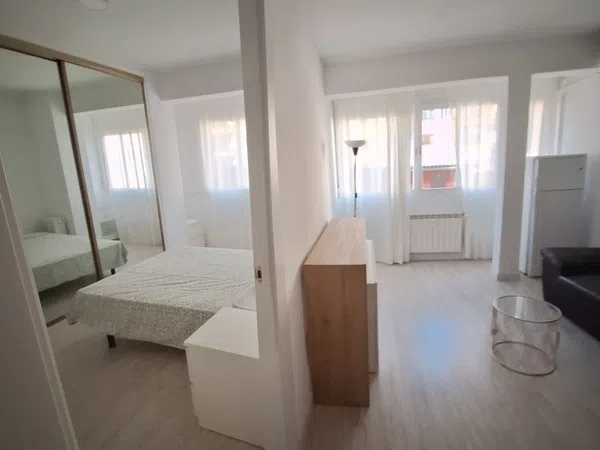 Piso en calle de Coslada, 3