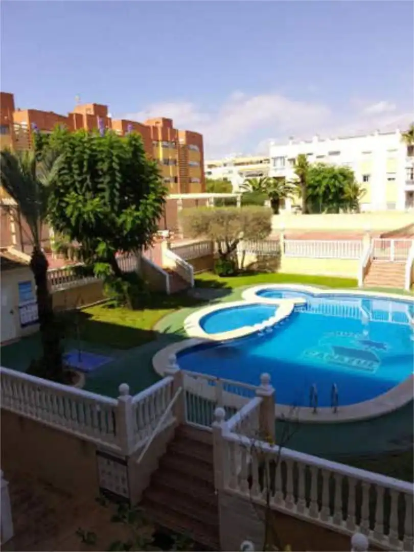 Apartamento en Torrevieja - Foto 2