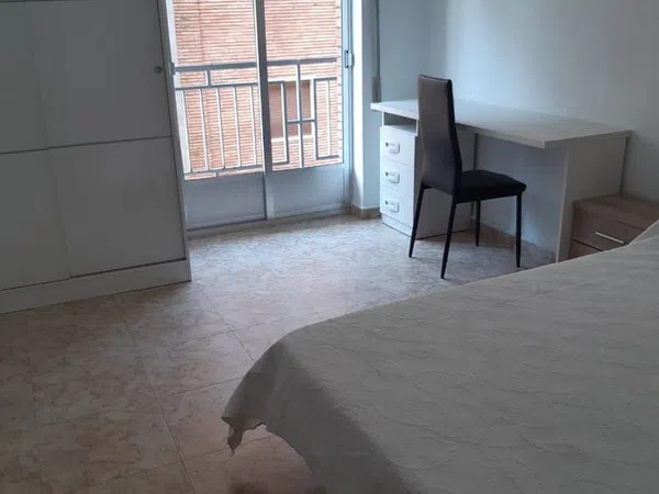Piso en calle León Felipe, 14