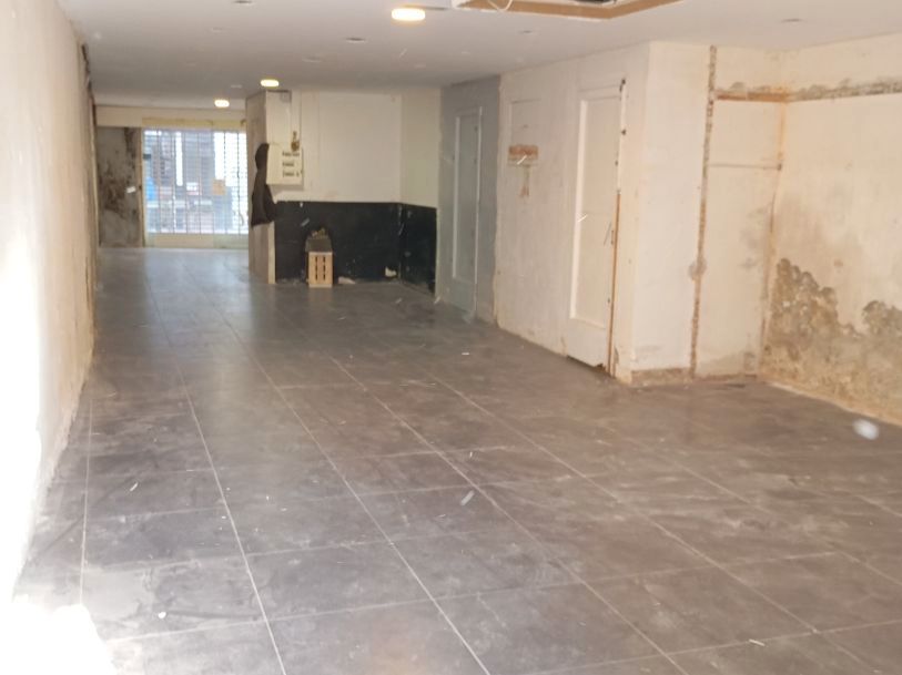 Local comercial en  Carrer de les Parellades 29 - Foto 3