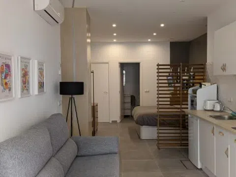 Estudio en calle Párroco Don Juan Estrada Castro, 2