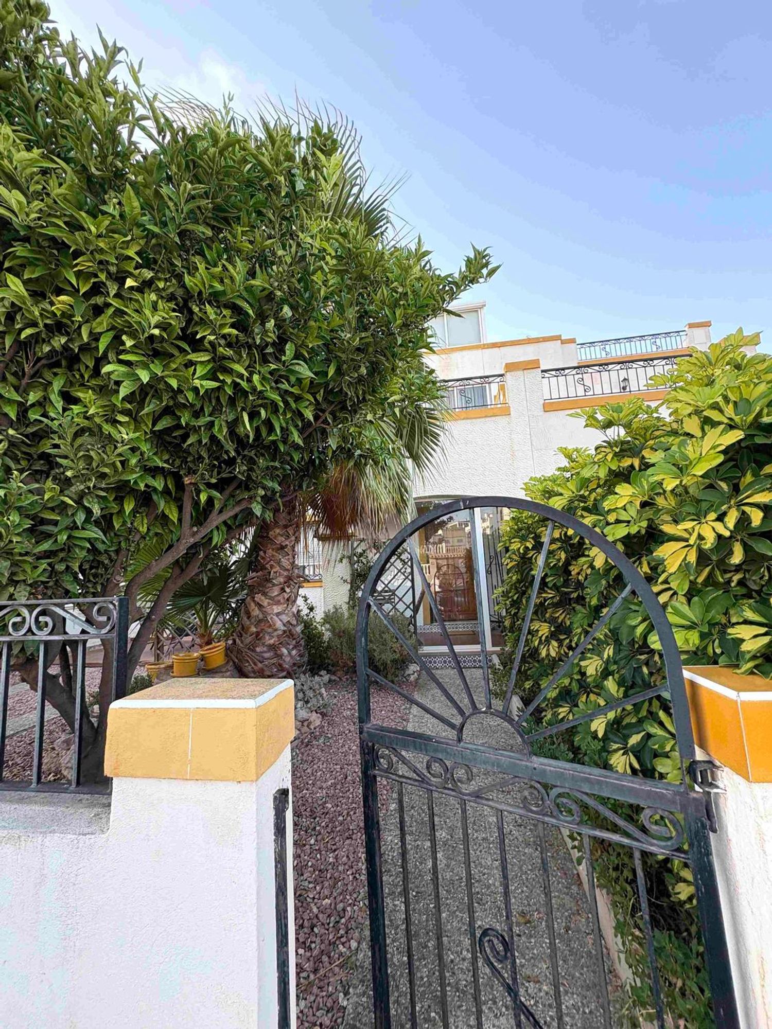 Chalet pareado en Calle Lagunas de Ruidera, 412, Zona Lago - Los Almendros - Foto 2
