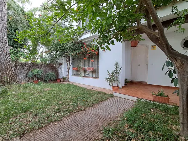 Chalet adosado en Plaza del Mediterráneo, 13 - Foto 1