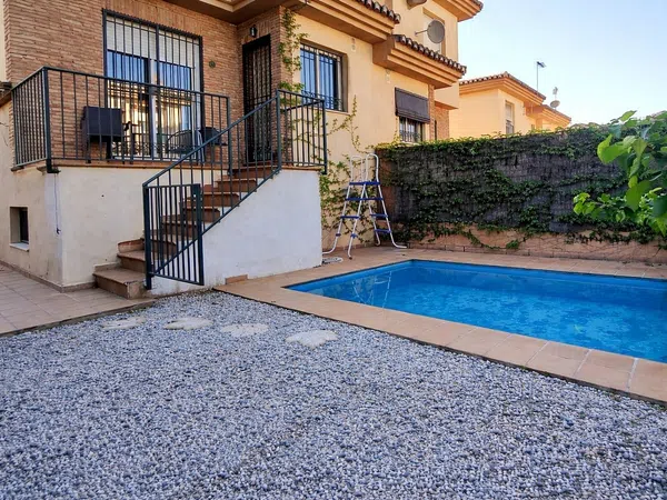 Chalet pareado en via del tranvia, 10