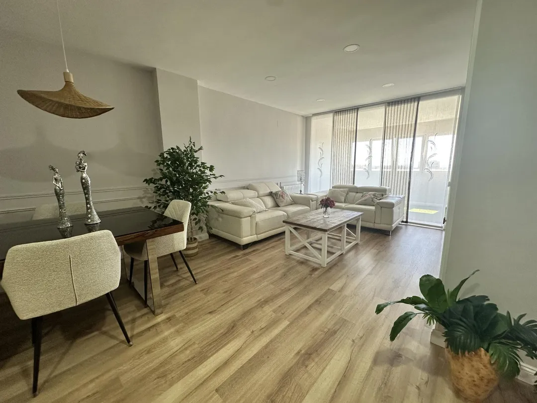 Piso en  Avenida del Doctor García Tapia 232