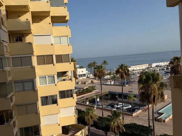 Piso en Avenida Duque de Ahumada, 407, Playa Bajadilla-Puertos - Foto 1