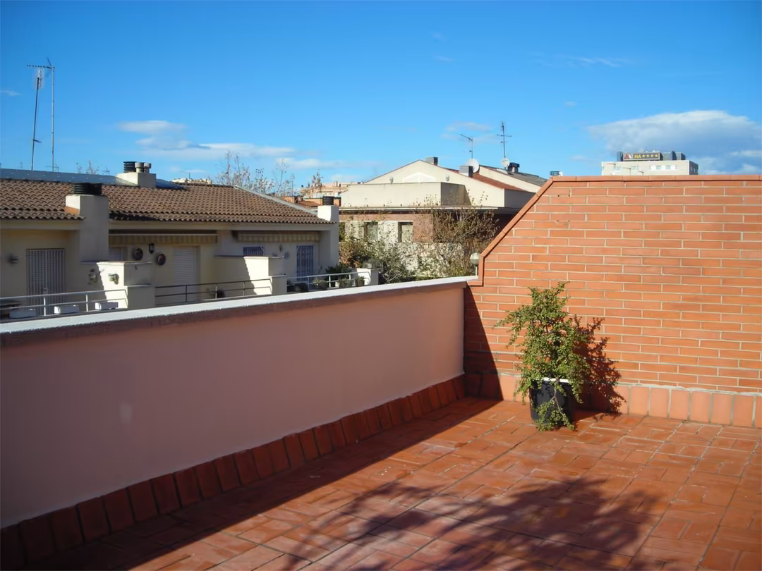 Piso en calle de Francesc Macià i Llussà 162