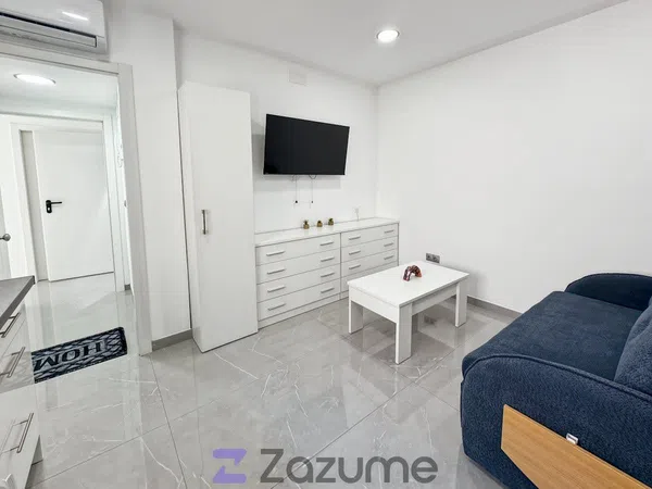 Estudio en Calle Alcalá Galiano - Foto 3