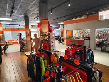Local comercial en  Avenida Arias de Velasco 28 - Foto 8