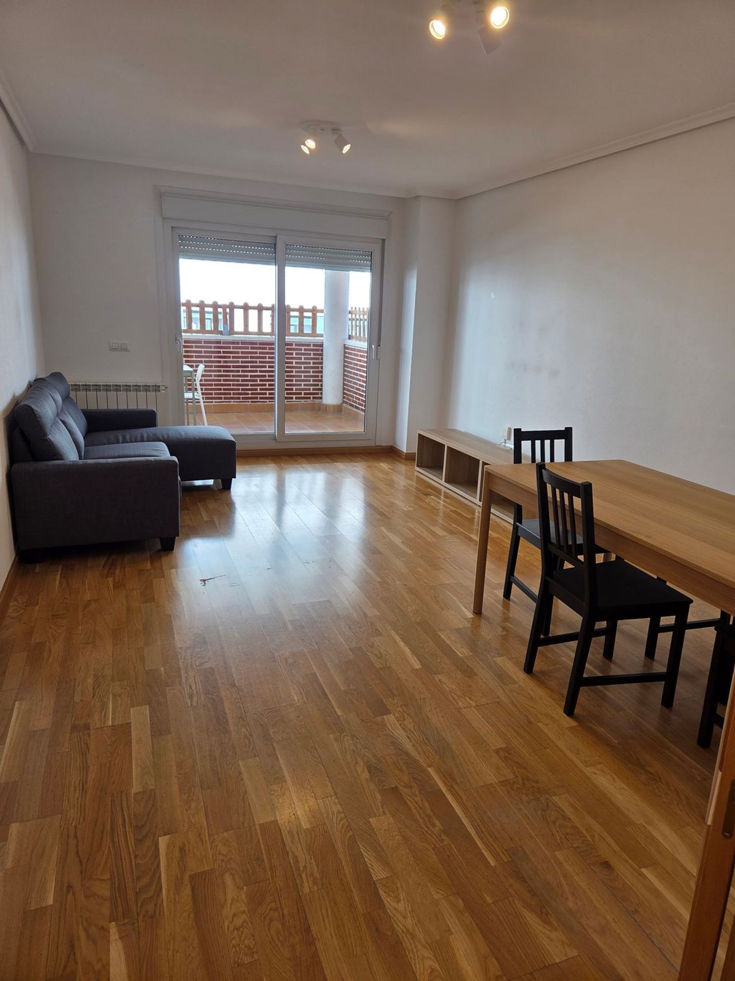 Piso en avenida Ángel Saavedra, 5