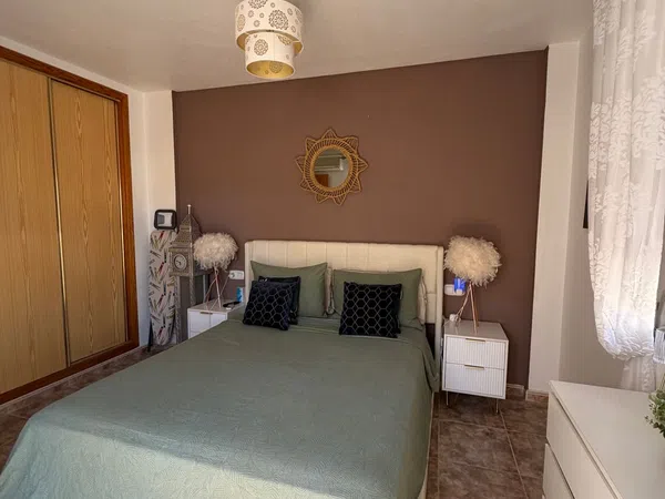 Chalet pareado en Calle Leman, 5, Zona Lago - Los Almendros - Foto 10
