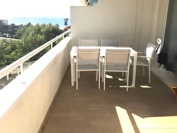 Piso en avenida General López Domínguez, 2