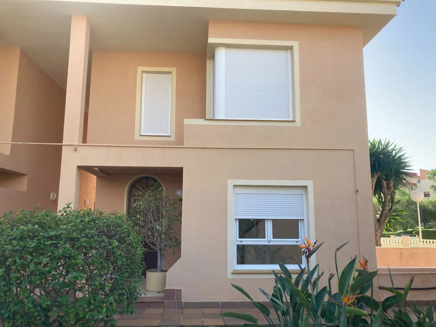 Chalet adosado en Barrio Cabo de las Huertas - Foto 2