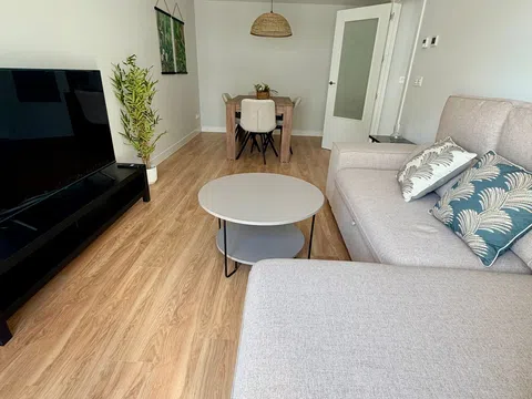 Piso en calle del Filólogo Julio Casares, 40