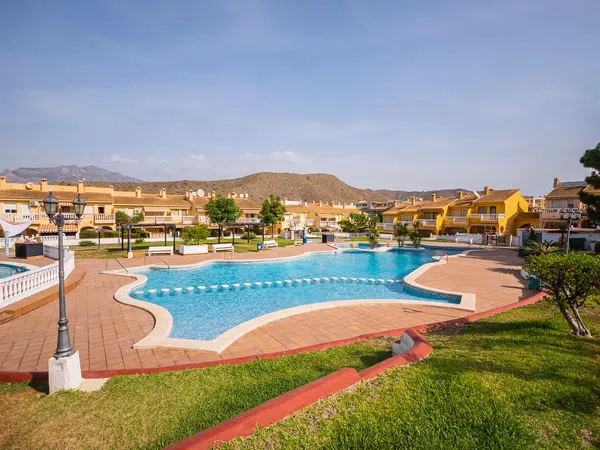 Chalet pareado en calle Llomes de Reixes, 2