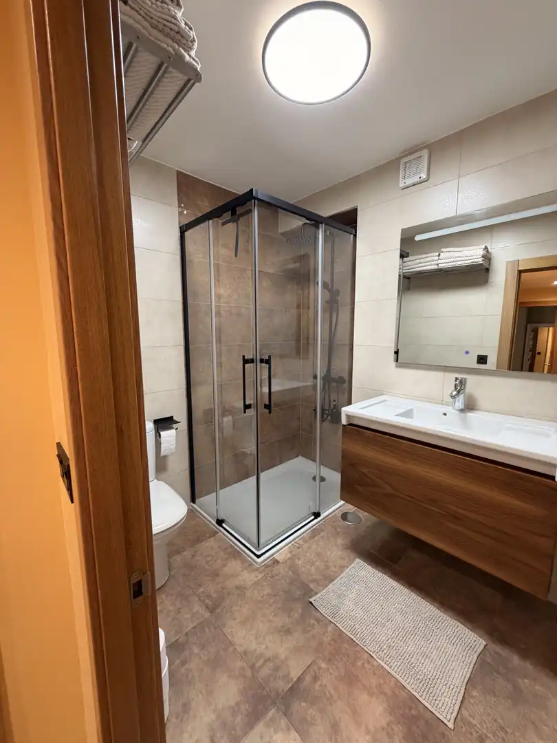 Piso en  Calle Torrecerredo 32 - Foto 9